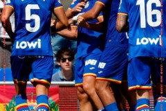 杜月徵马贝拉赛场闪耀：中国留洋球员头球建功成焦点